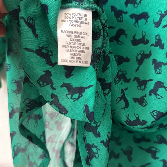 Super lightweight blouse. Green with galloping horse print Large Good condition. - Picture 8 of 8